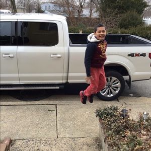 Meet your Posher, Cris